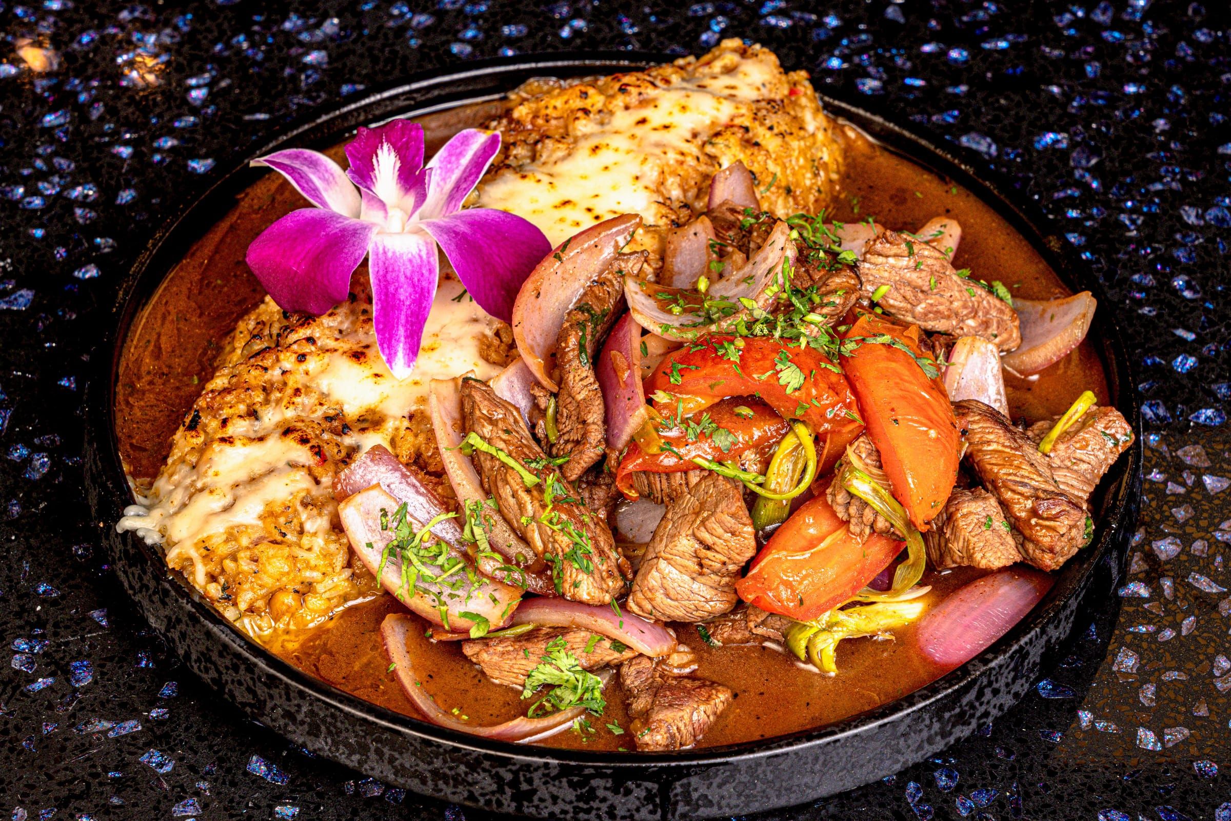 Tacu-tacu with beef and onions