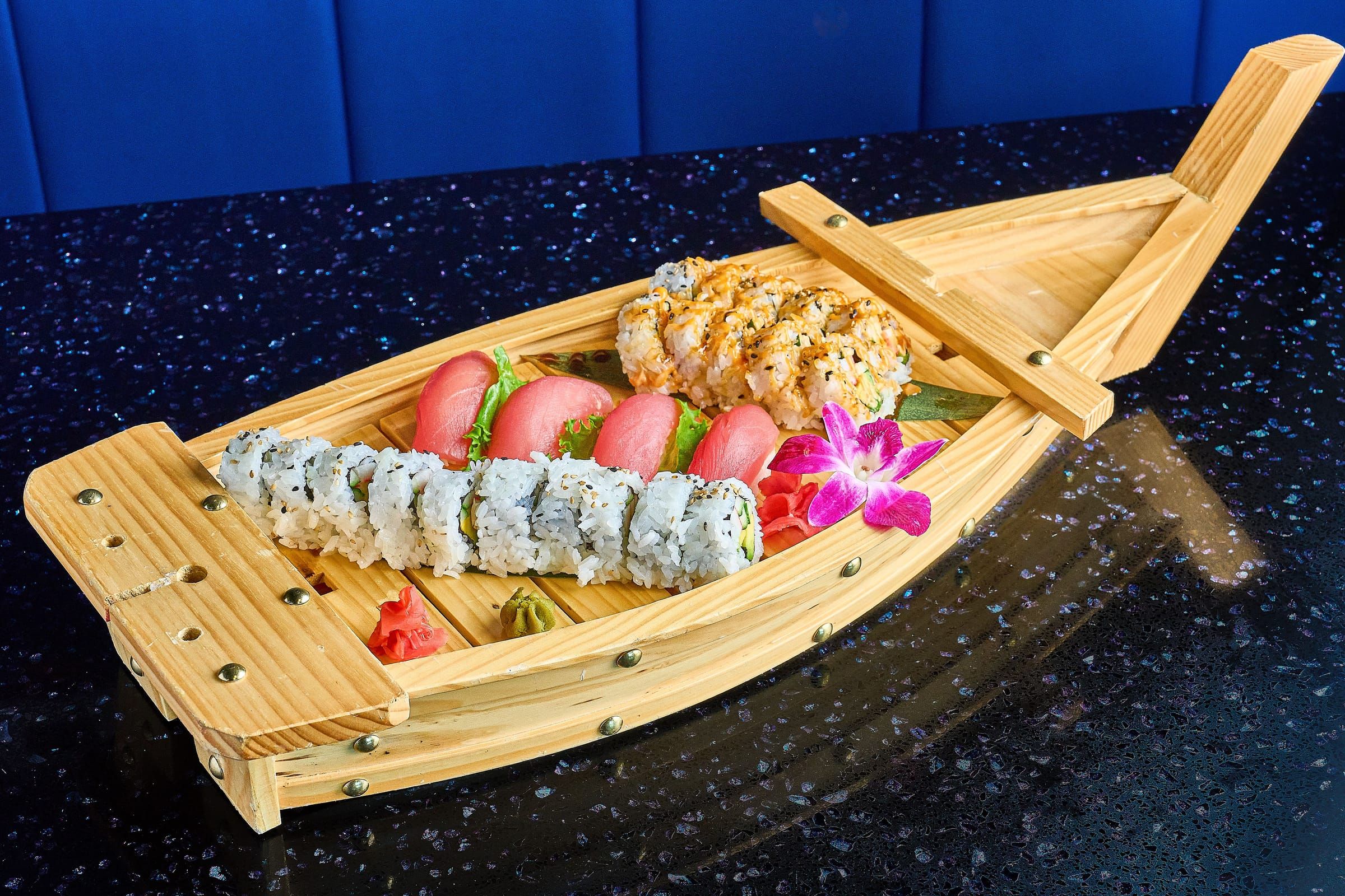 Tuna combo sushi platter